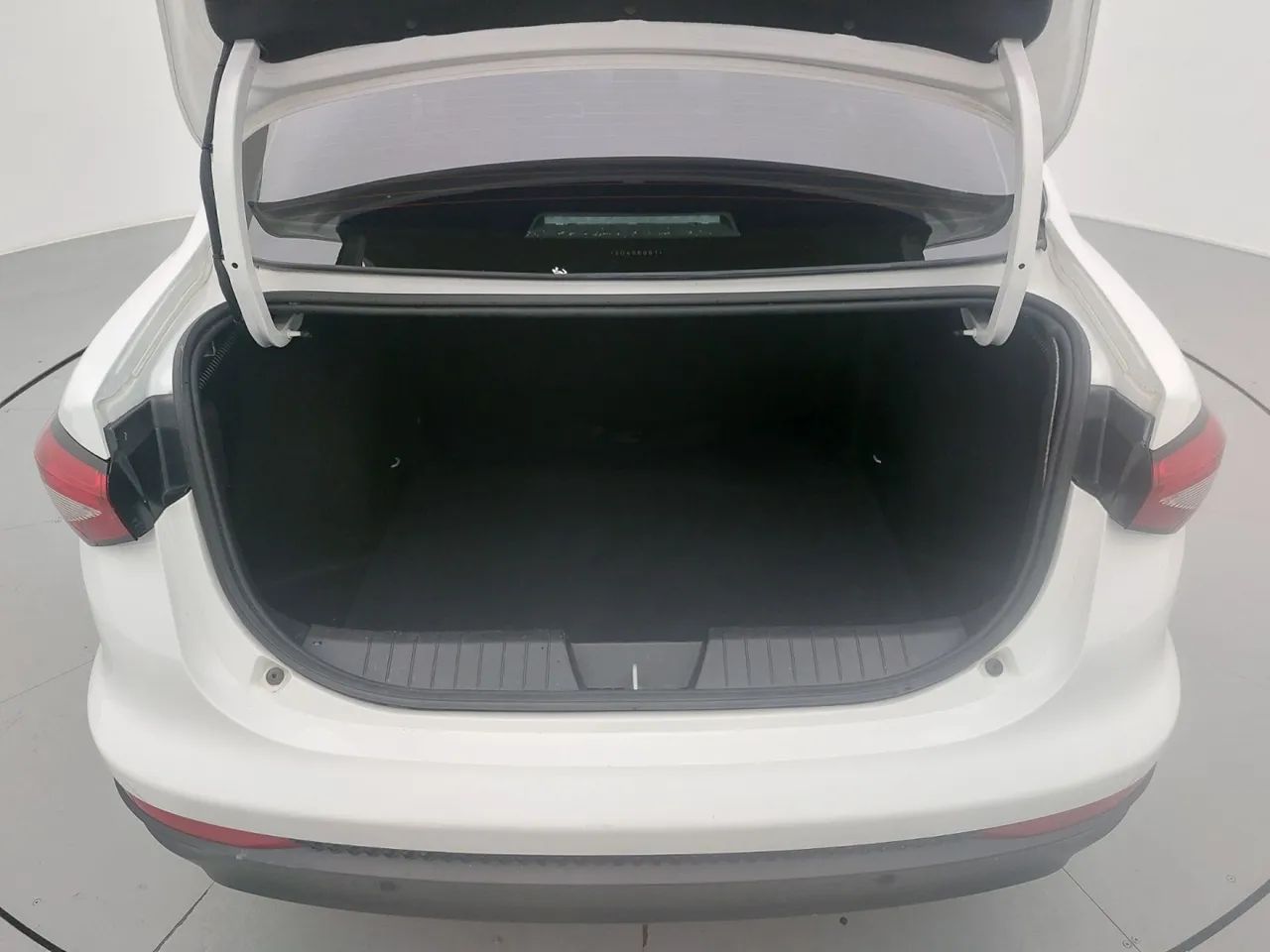 Fiat Cronos Drive 1.0 6V, foto 9 de 18