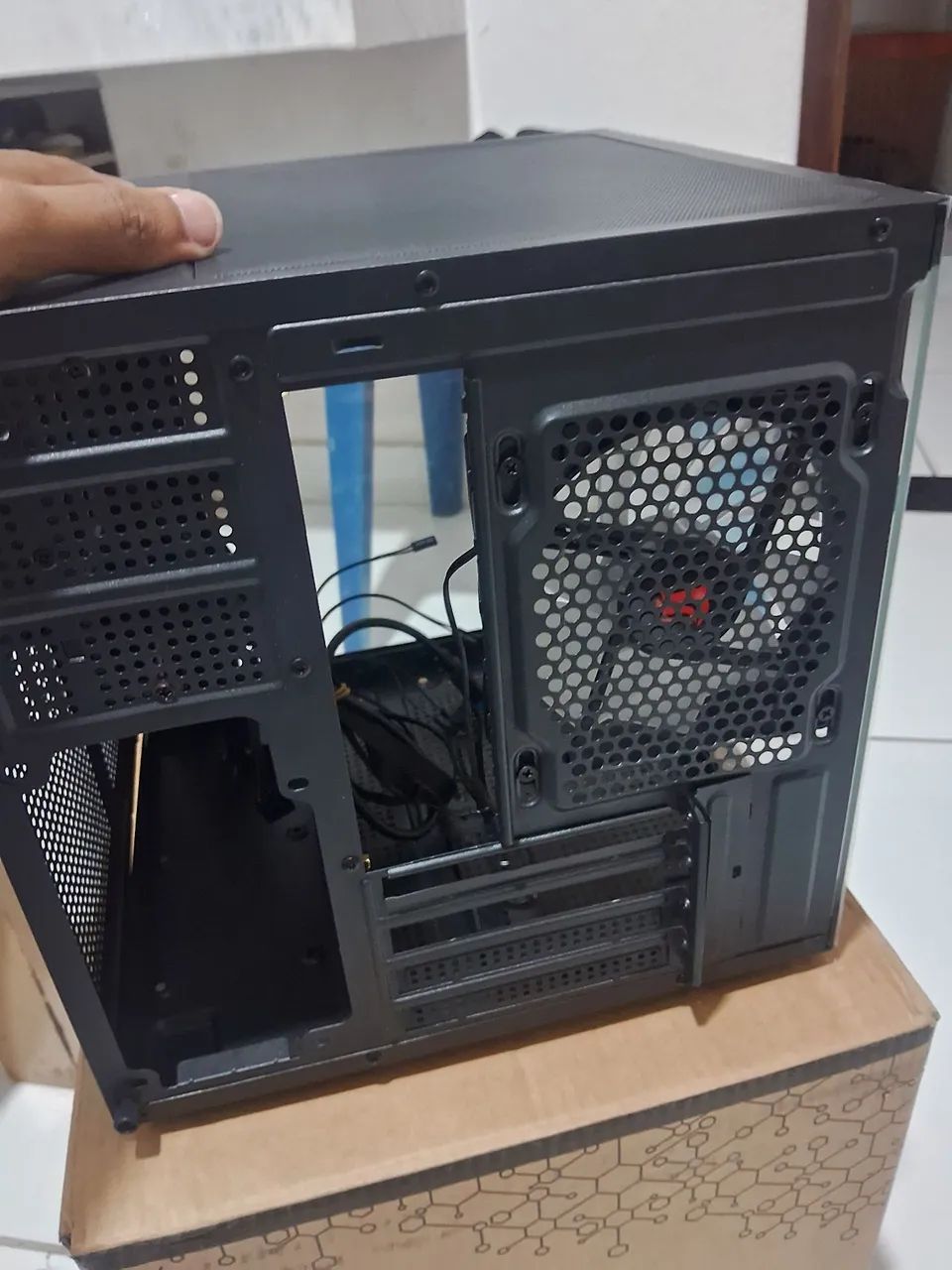 Gabinete mini-tower atom tipo aquário 