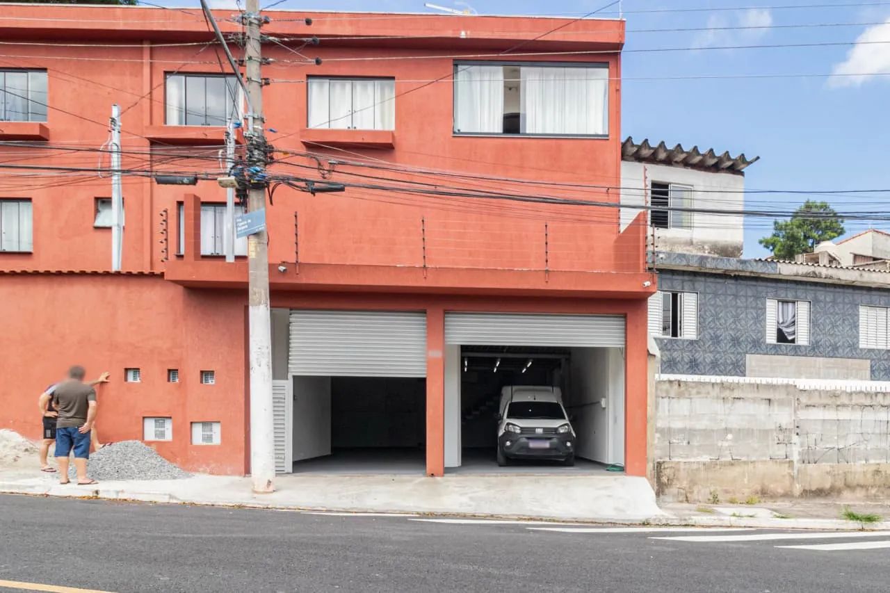 Galpão na Rua Figueira da Barbária, 150  170 m²