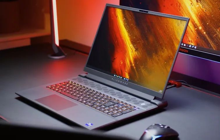 Dell AlienWare LapTop 18"