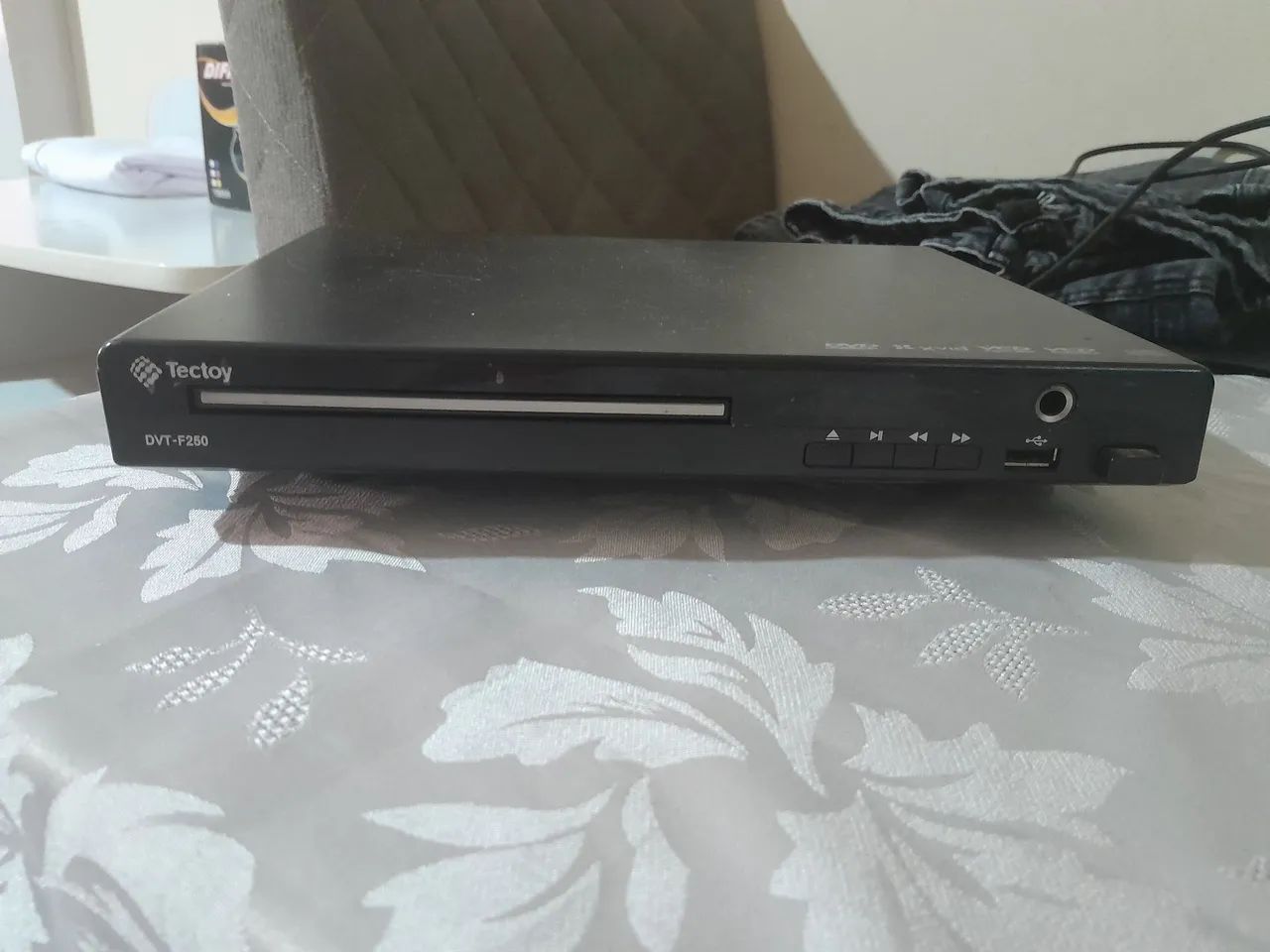 DVD Player da marca Tectoy, modelo DVT-F250