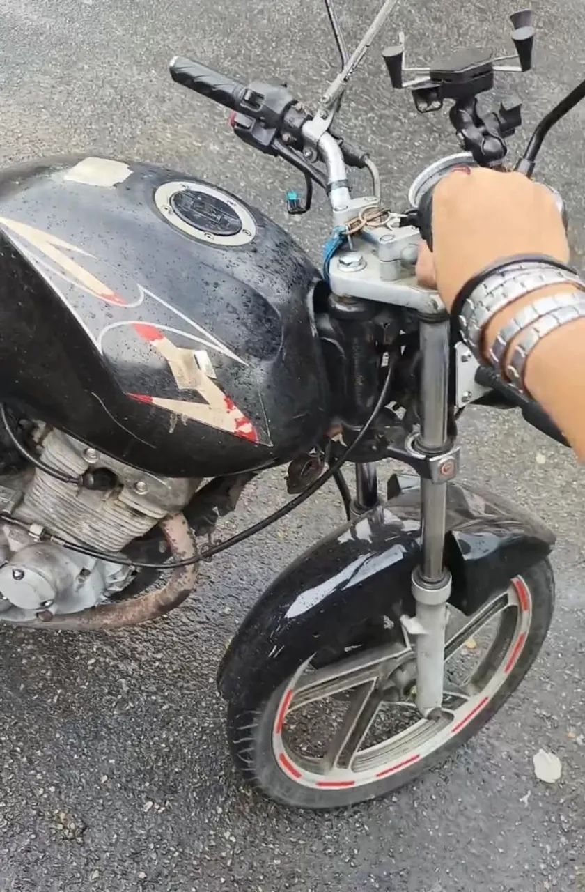 Suzuki GSI 150 - Foto 3