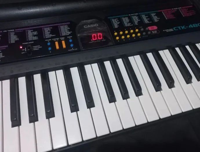 Teclado musical CASIO CTK-480 
