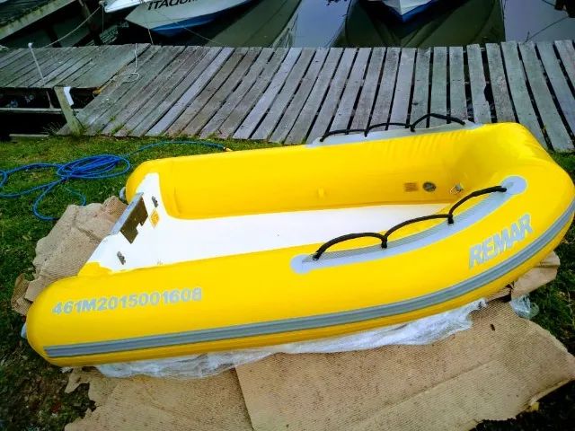 Bote Remar, fundo rígido.