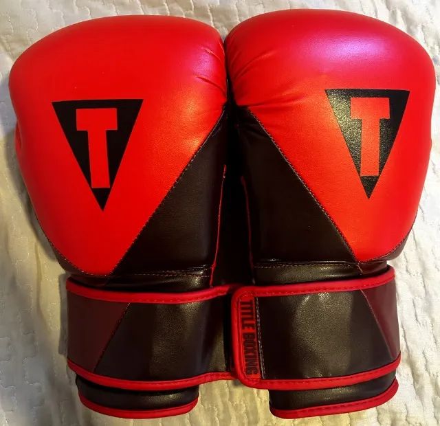 Luva de Boxe TITLE Boxing com Case