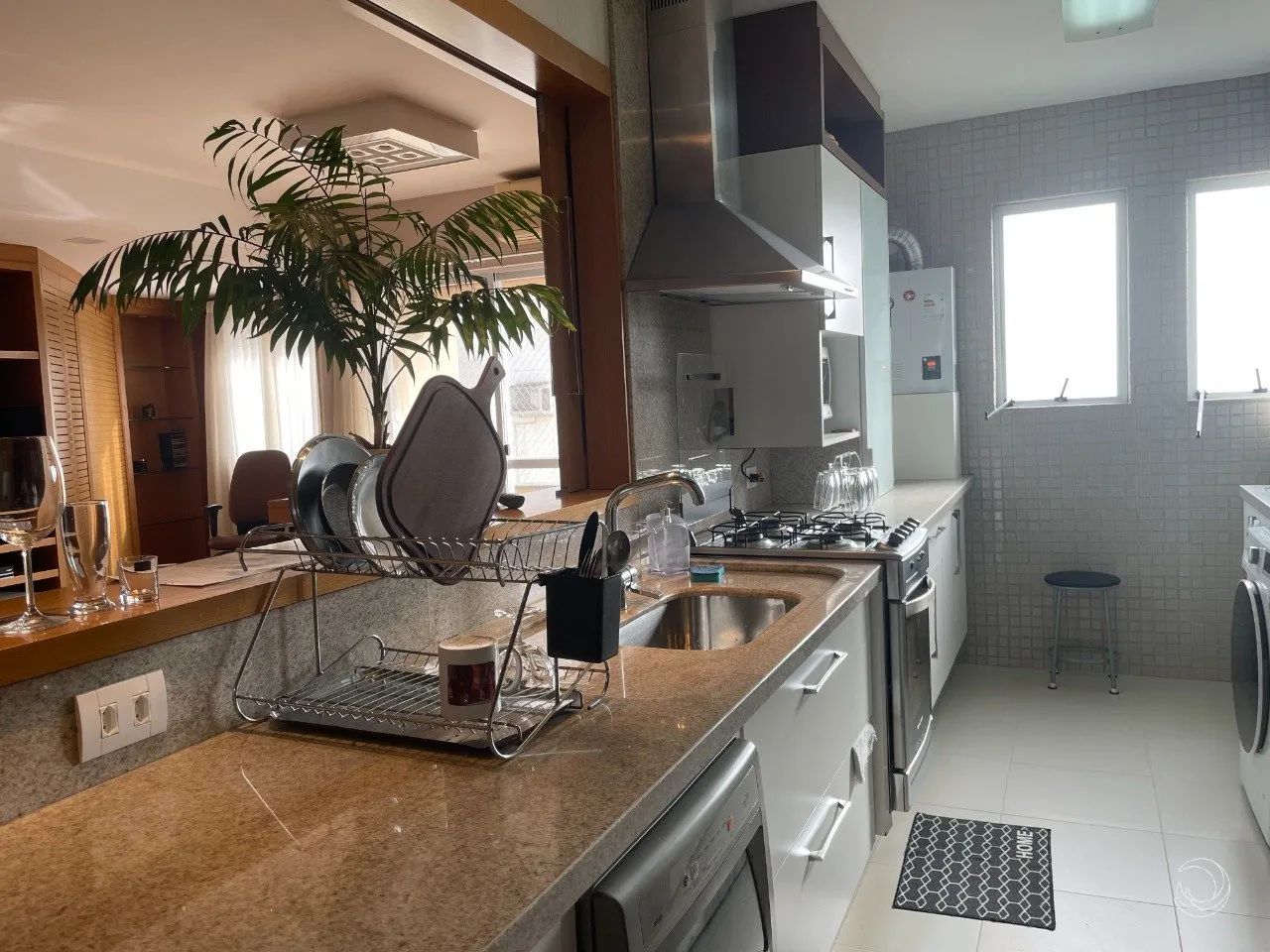 Apto de 182m² com 3 dorm. no Córrego Grande - Foto 4