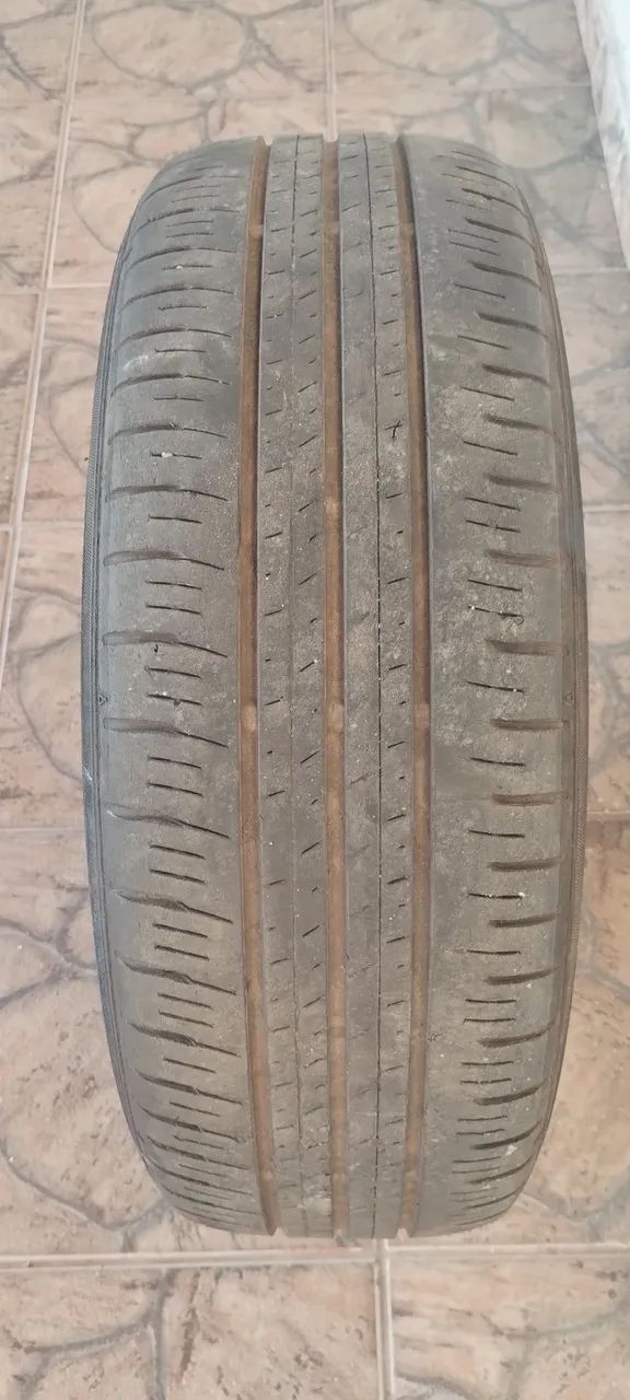 Vendo uma roda com pneu 15 valor r$ 200 - Foto 3