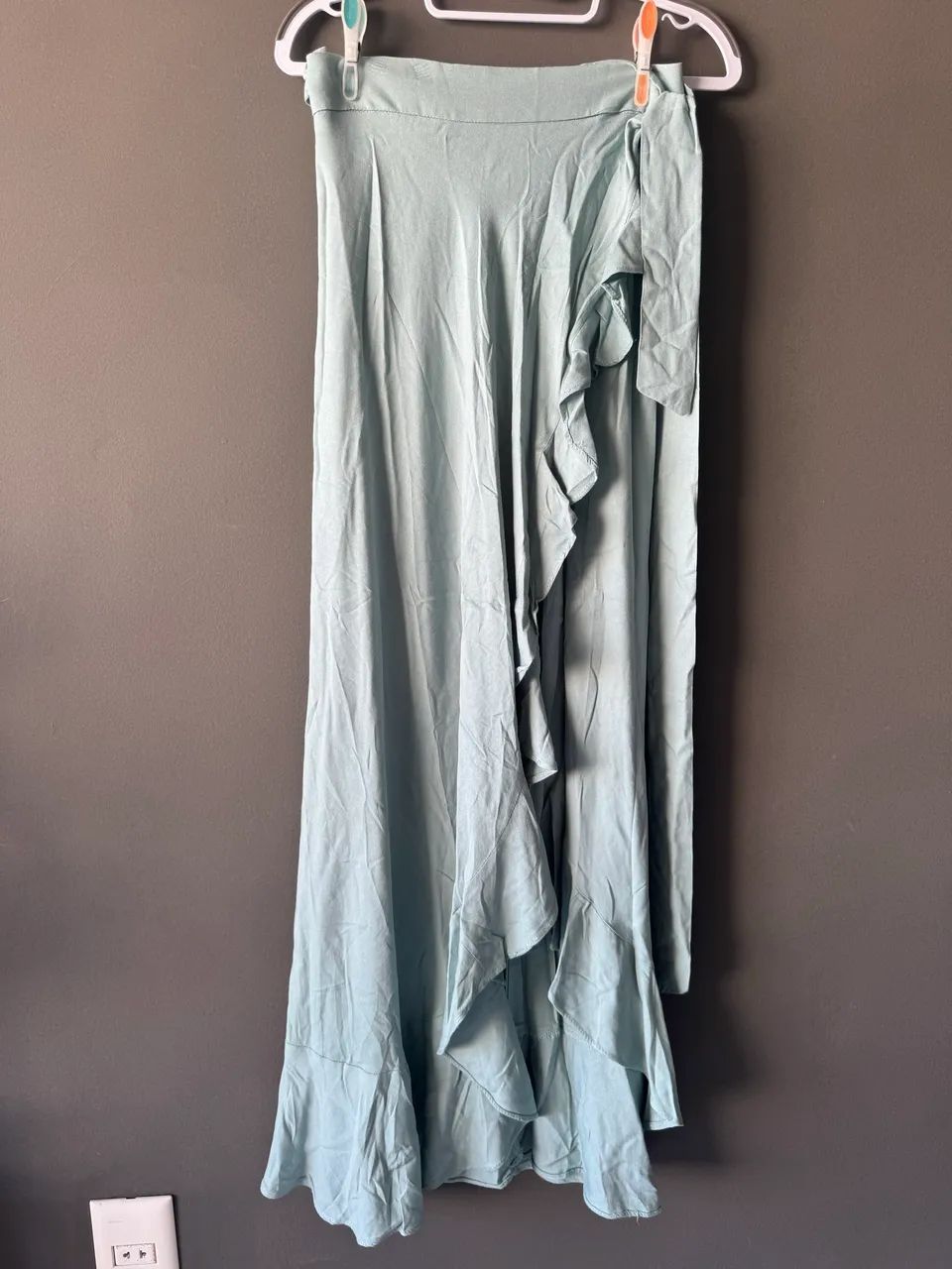 Saia verde clara comprida 