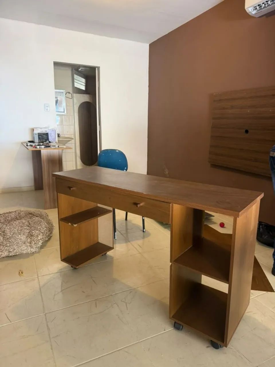Mesa/escrivaninha de madeira  - Foto 2