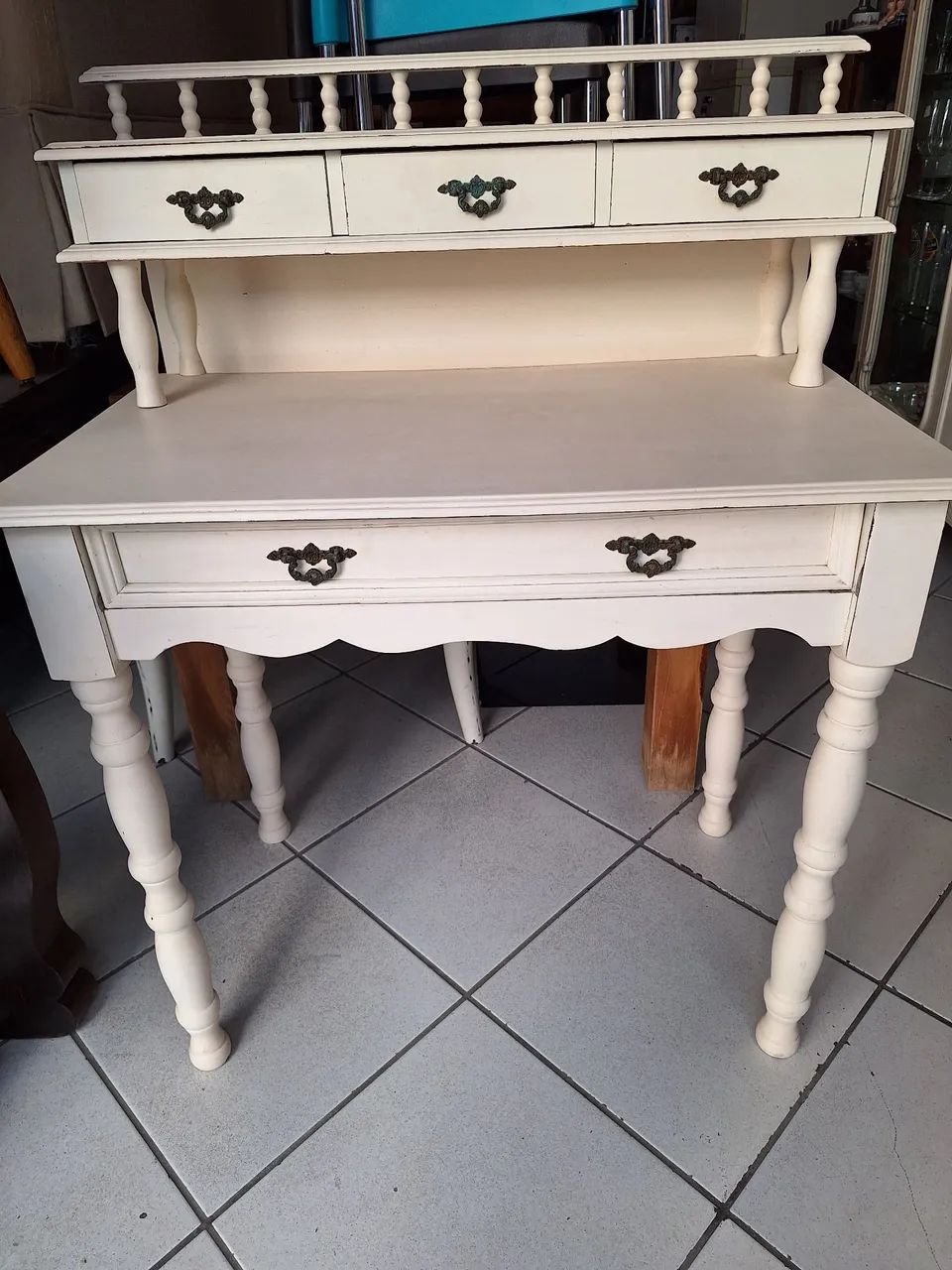 Escrivaninha de madeira maciça  - Foto 2