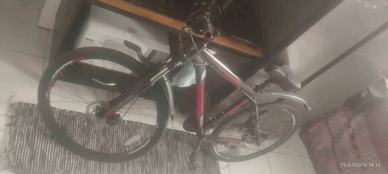 Bicicleta usada poucas vezes 