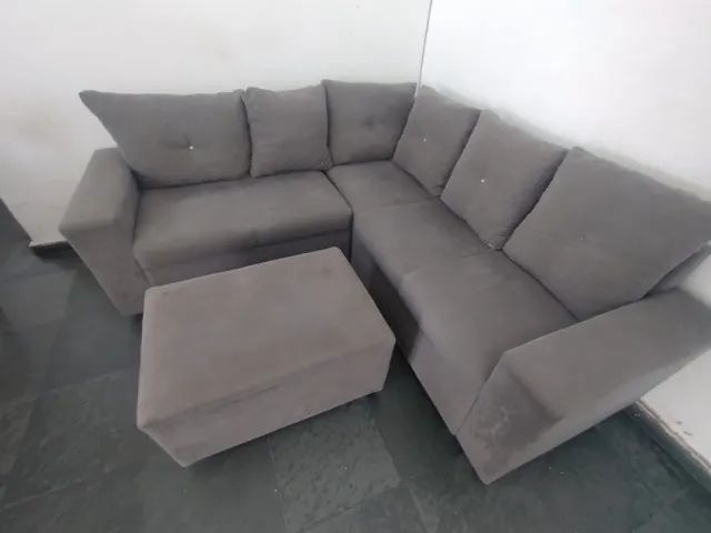 Sofá em "L" com Puff