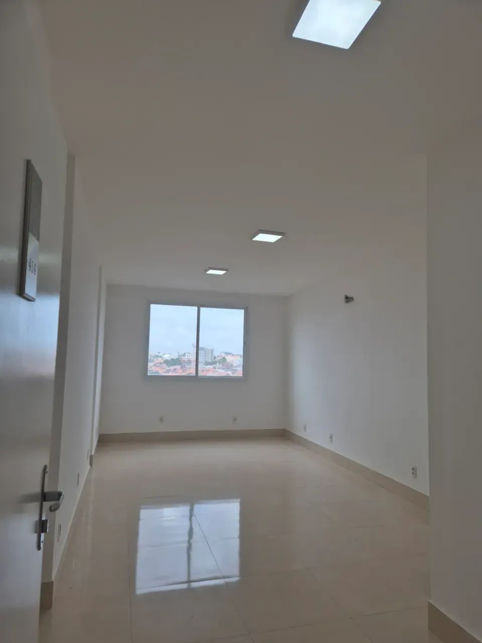 06- Baixou Alugo sala comercial no Edifício São Luís office