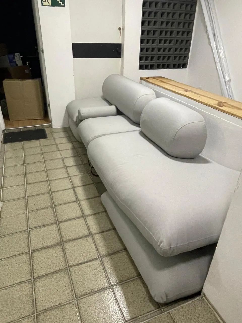 Sofá Cinza Contemporâneo  - Foto 3