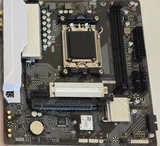 Ryzen 7 8700G + B650M Wi-Fi - Foto 2