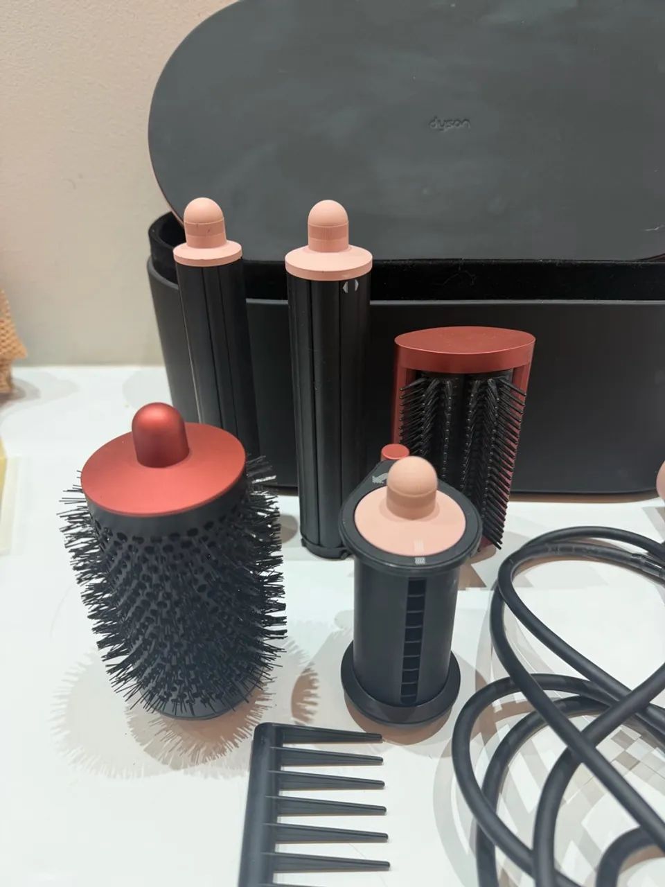 Dyson Airwrap rosa 220v - pouco usado  - Foto 4