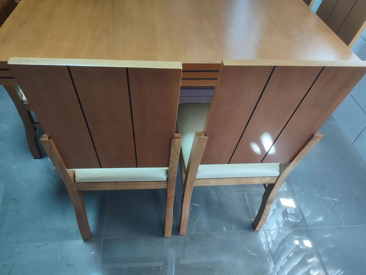 Mesa madeira com 8 cadeiras  - Foto 4