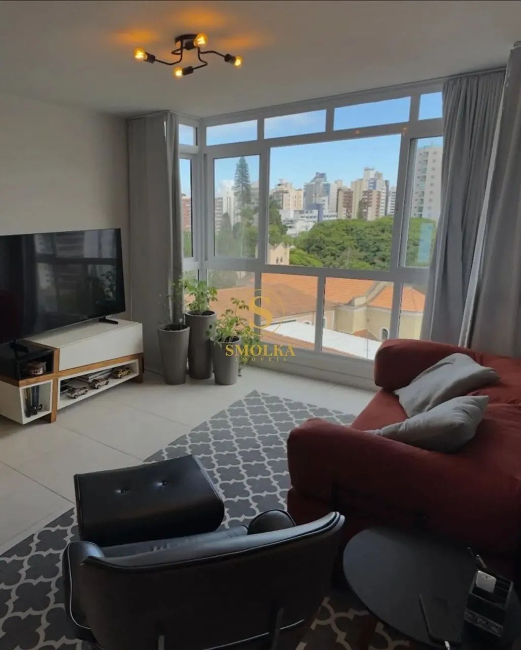 Apartamento mobiliado à venda, com 2 dormitórios, sendo 1 suíte, 2 vags de garagem e 1 hob - Foto 3
