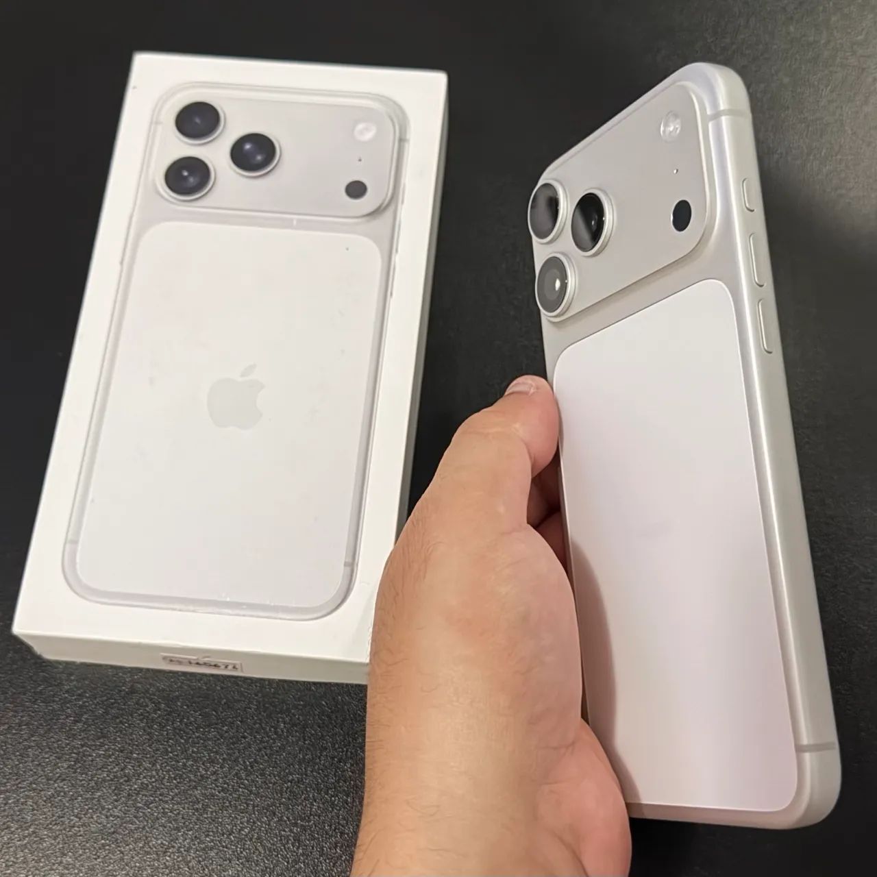 IPHONE 17 PRO MAX - SILVER | 256 GB (11 de meses garantia Apple) - Foto 3