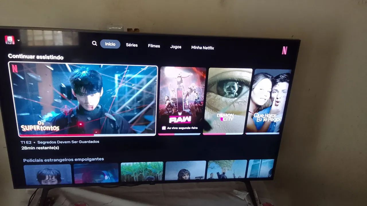 Vendo essa tv smart de 50 polegadas marca LG - Foto 2