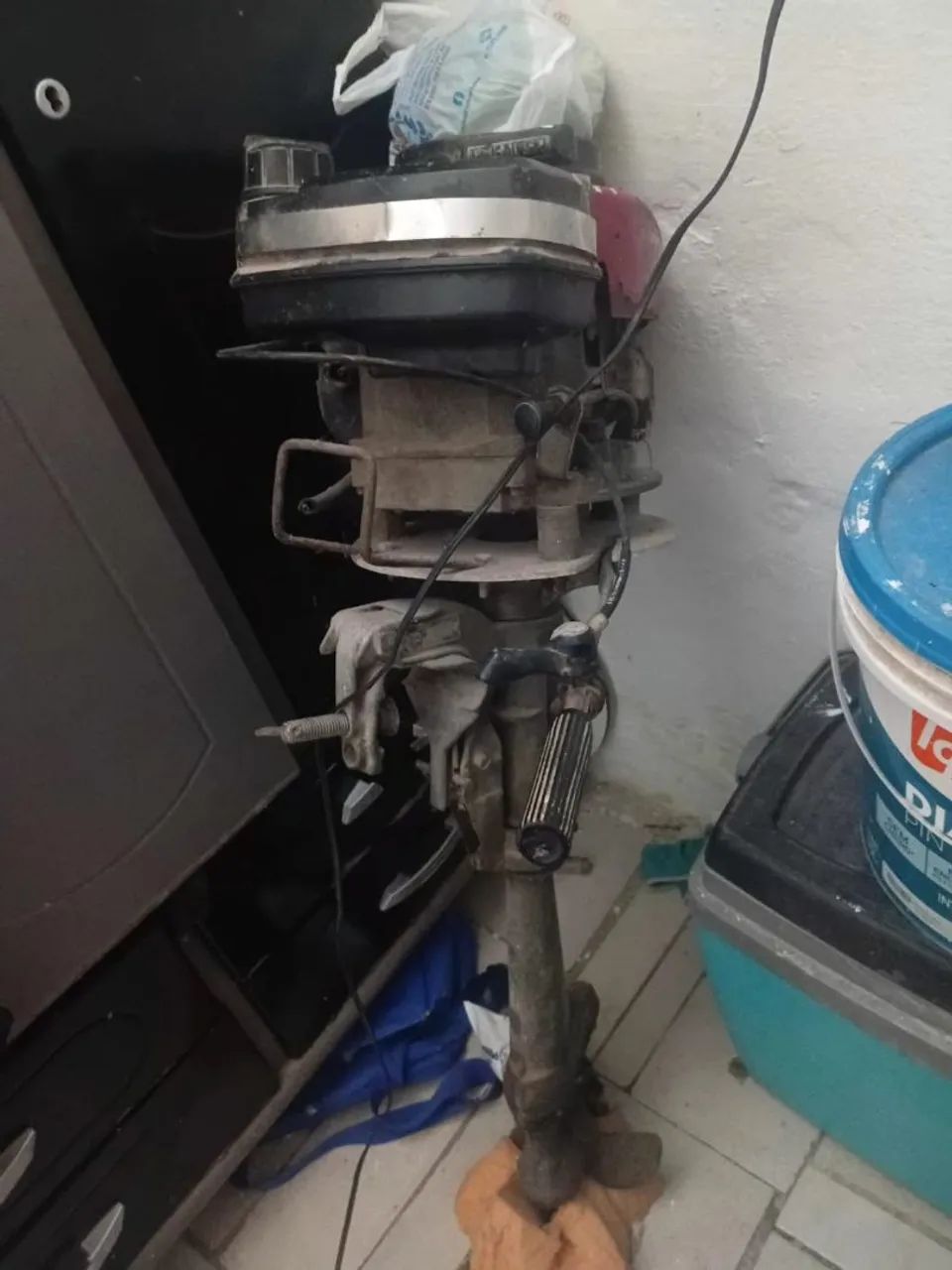 Vendo ou troco moto de popa gasolina  - Foto 2