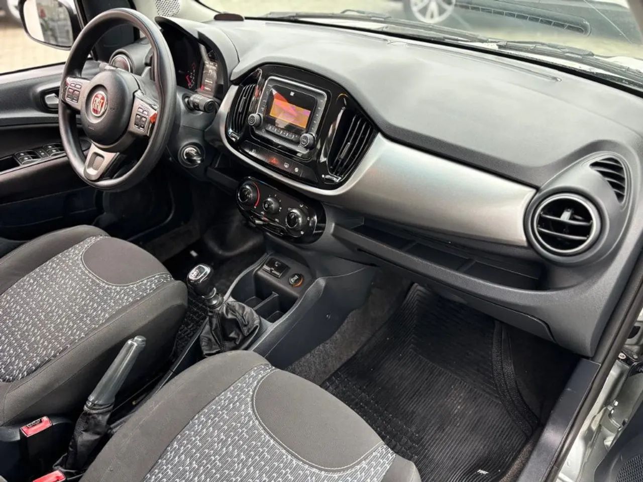 Fiat Uno Evolution 1.4 Fire Flex 8V 5P 2015 - Foto 5