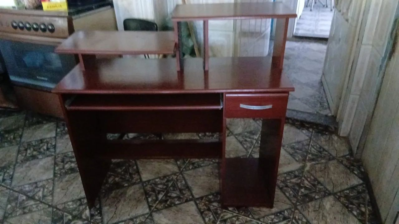 Estante e mesa de computador usadas - Foto 4