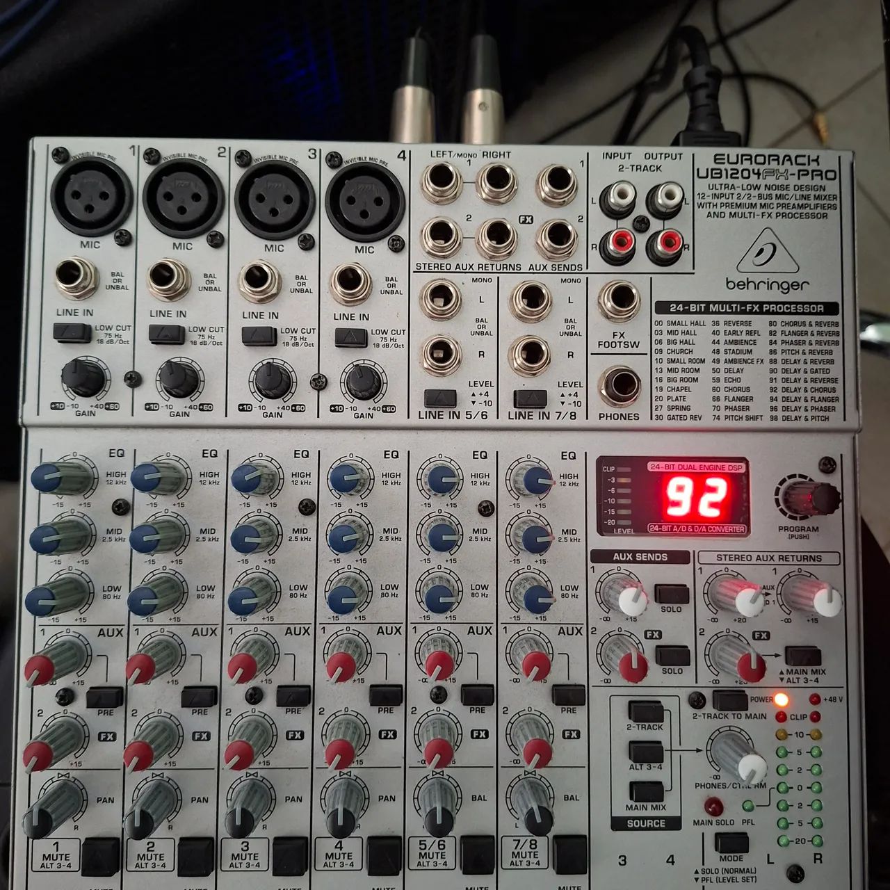 Mesa de som behringer  - Foto 4