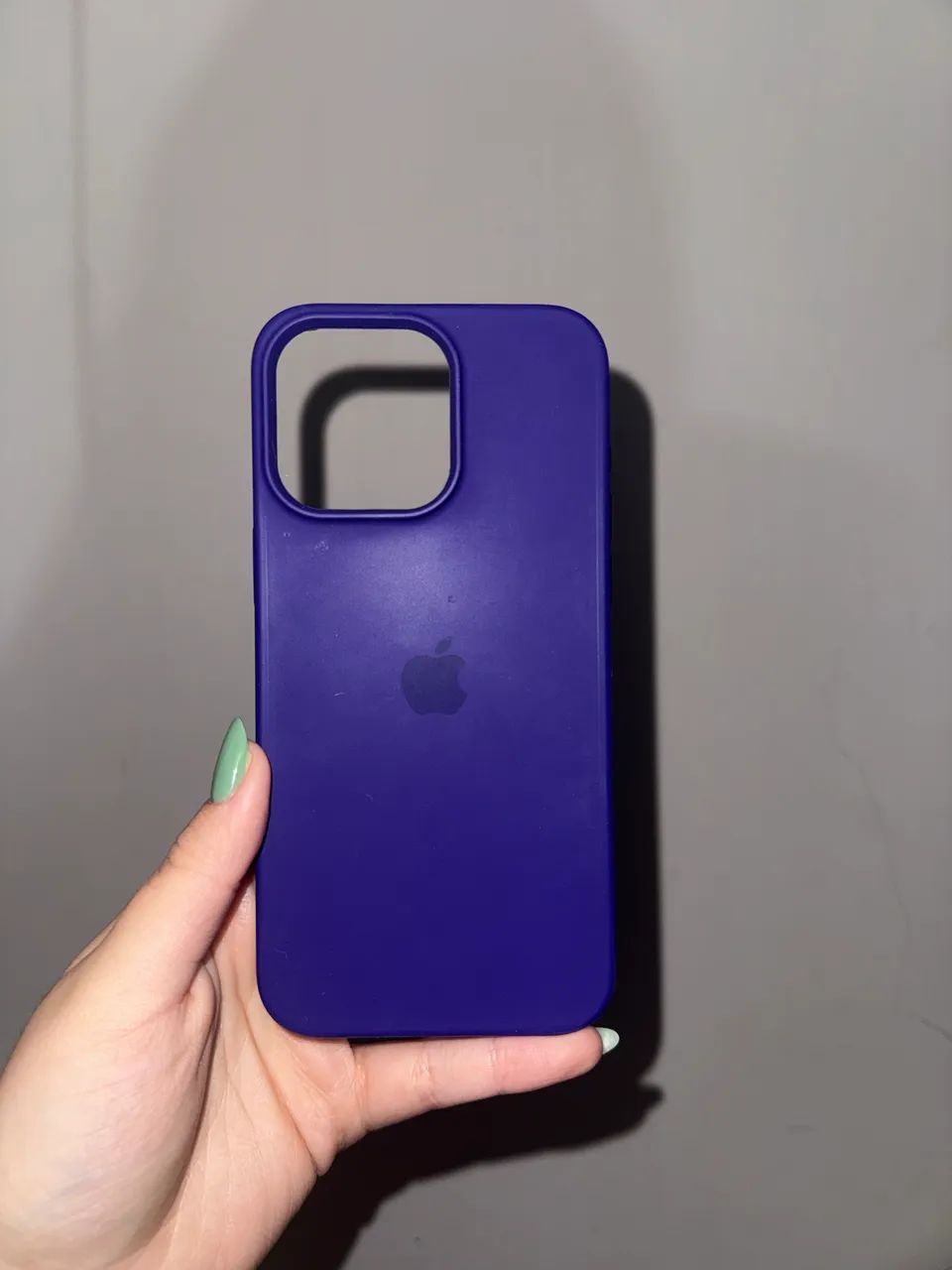 Capinha- IPHONE 15 PRO MAX: Roxo Royal Escuro 