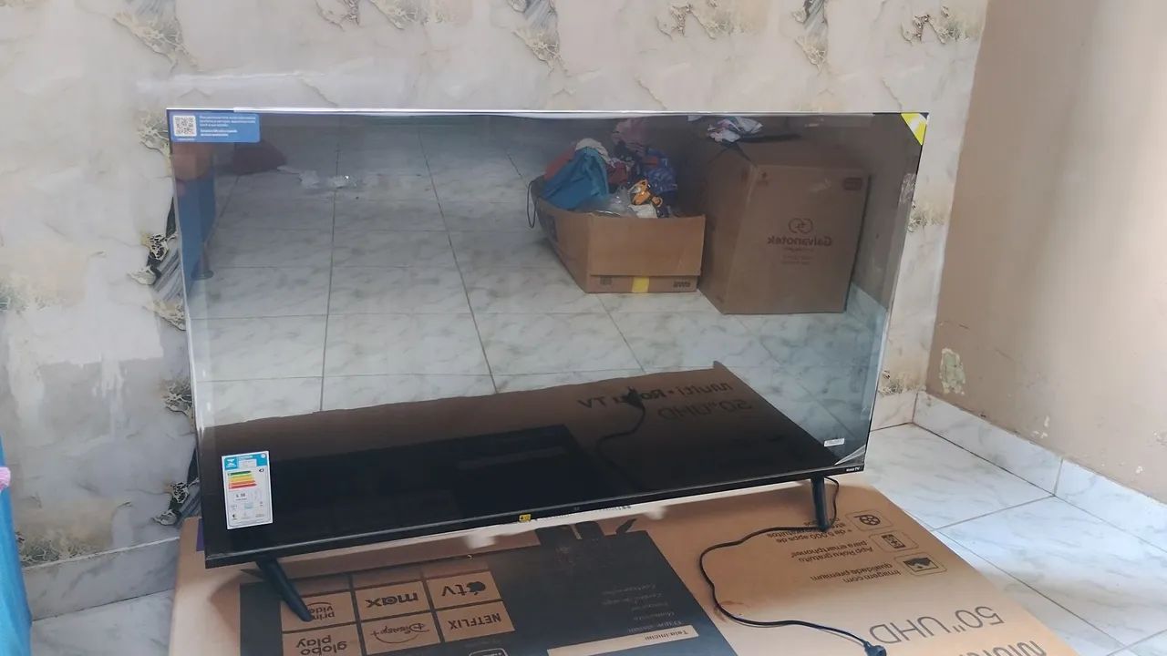 Smart TV Multi Roku 50 polegadas, nova.