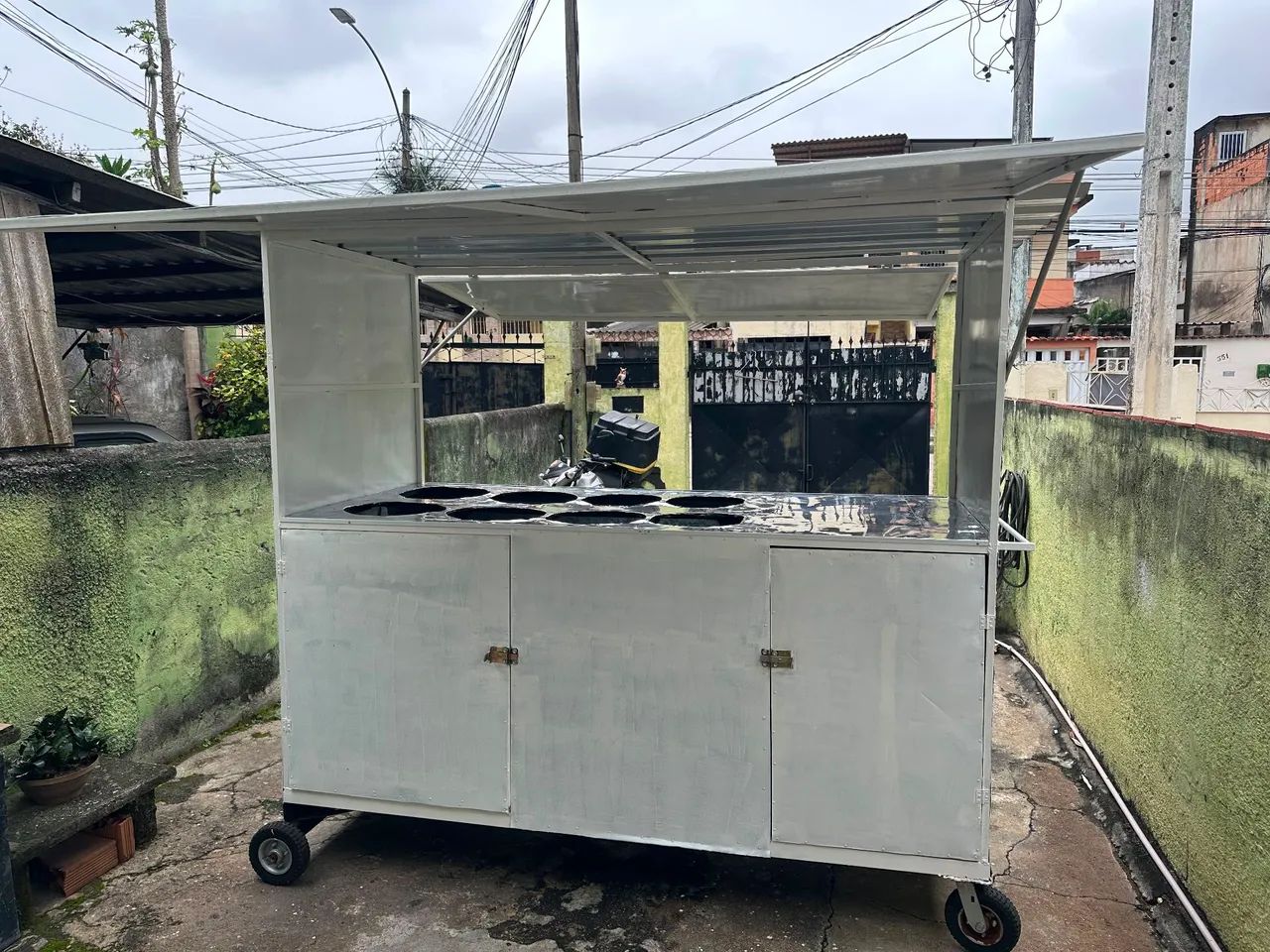 VENDO BARRACA DE CALDOS & LANCHE,SERVE PARA TRABALHAR COM AS 2 COISAS - Foto 2