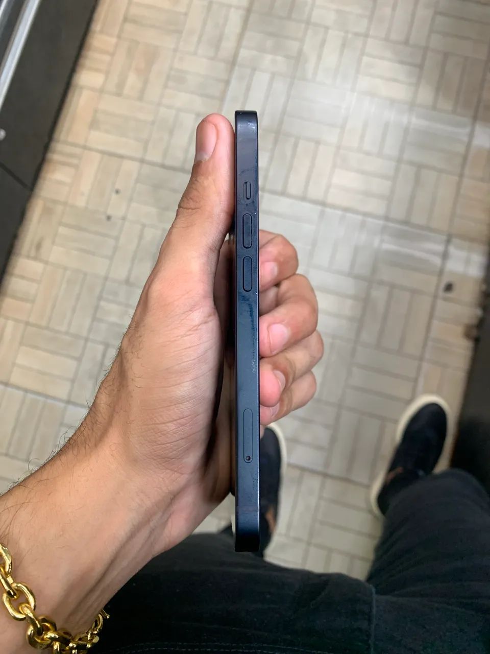 iPhone 13 128GB - Cor preta  - Foto 3