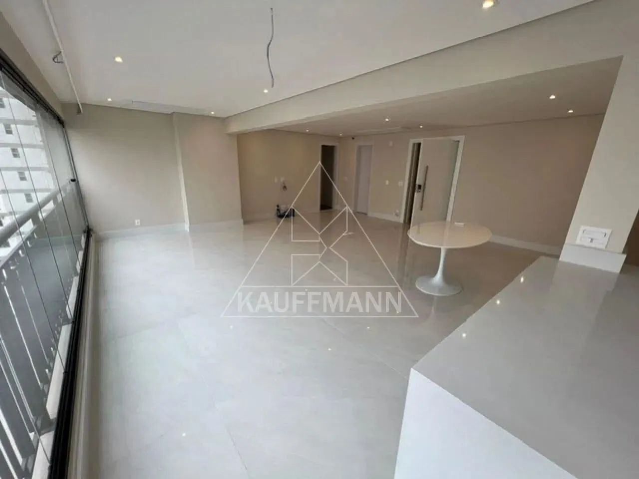 Apartamento à Venda em Perdizes - 3 Dormitórios, 3 Suítes, 2 Vagas e 172m² de Área Útil - Foto 2
