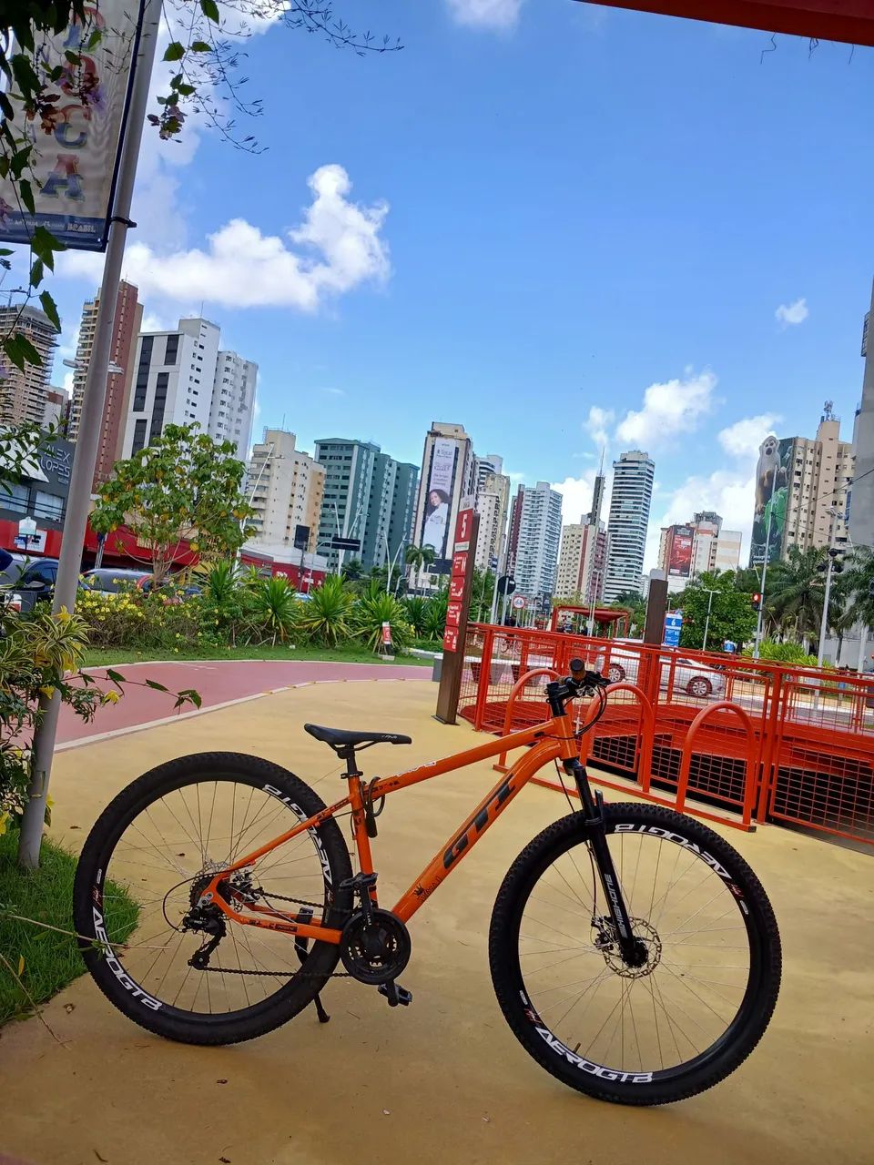  OPORTUNIDADE ÚNICA: GTI LARANJA - PRATICAMENTE ZERO! 
