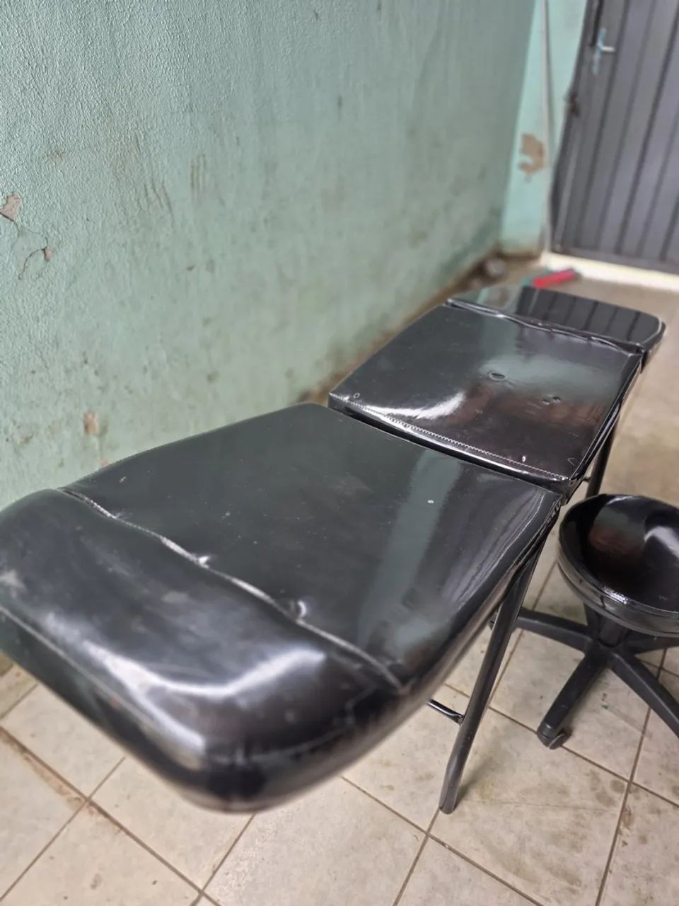 Maca de estética preta com cadeira - Foto 3