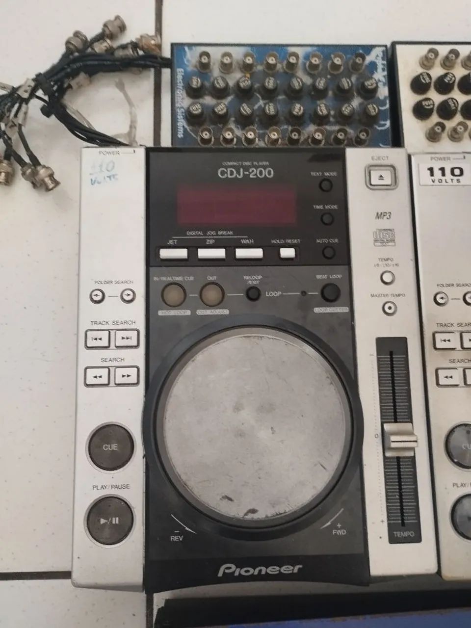 Kit DJ Pioneer CDJ-200 + Mesa Numark DM2002X - Foto 4