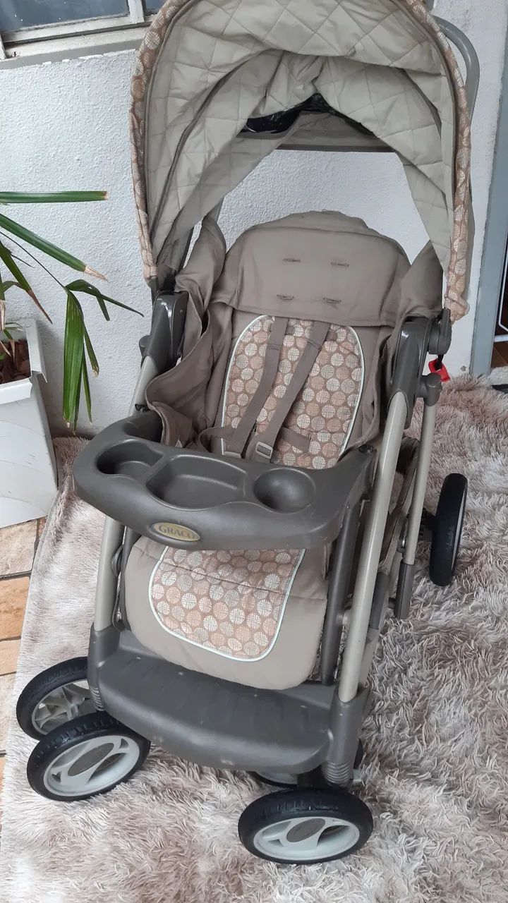 Carrinho de bebê Graco bem resistente assento reversivel  - Foto 5