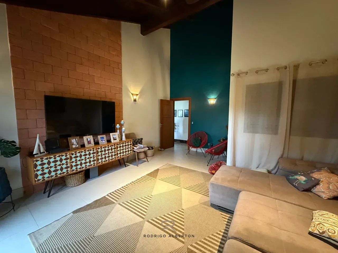 Uma Casa de Campo dentro da Cidade, com mais de 370m² e terreno de 1.200m² - Foto 2