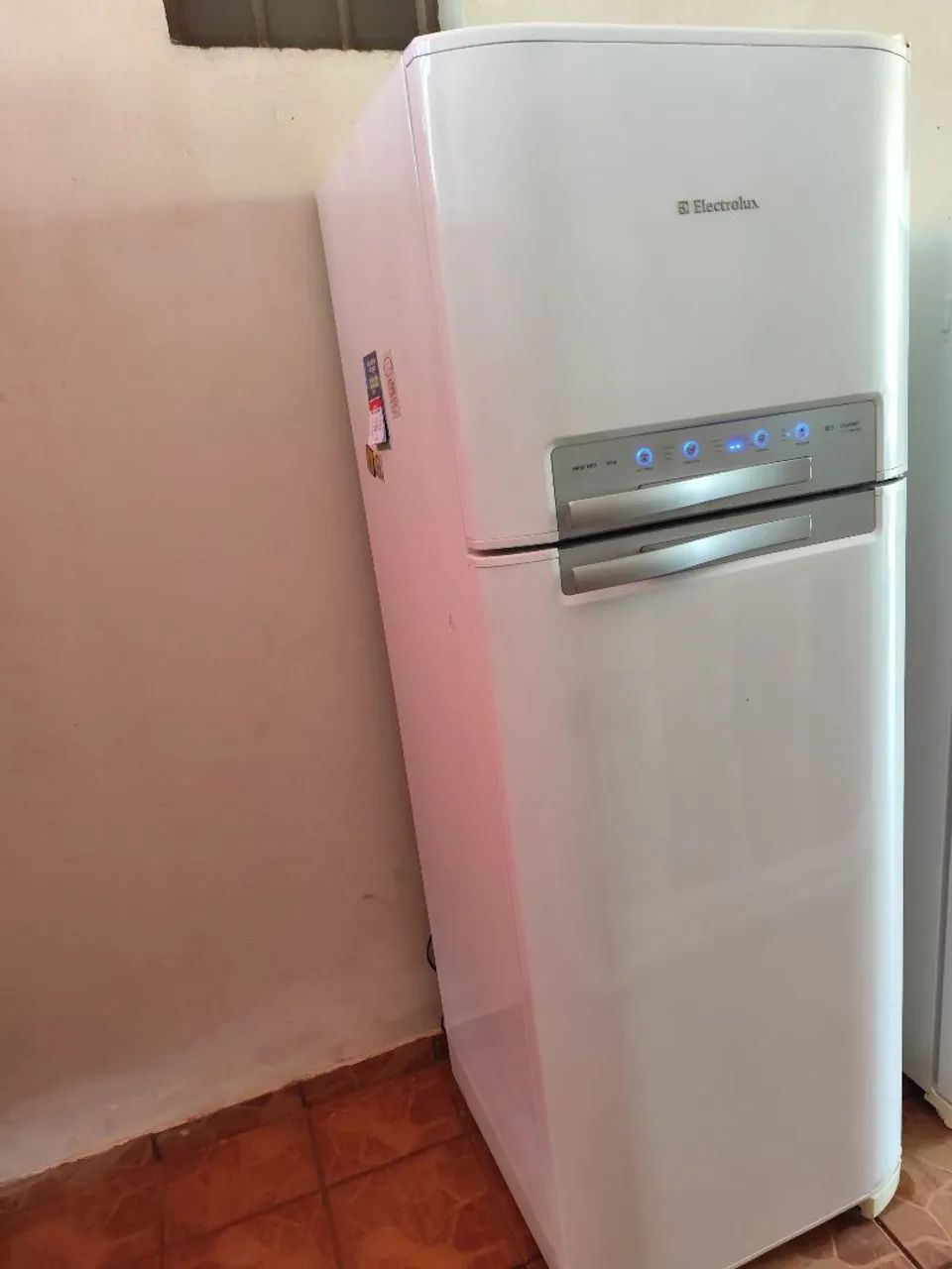 geladeira Eletrolux df50 