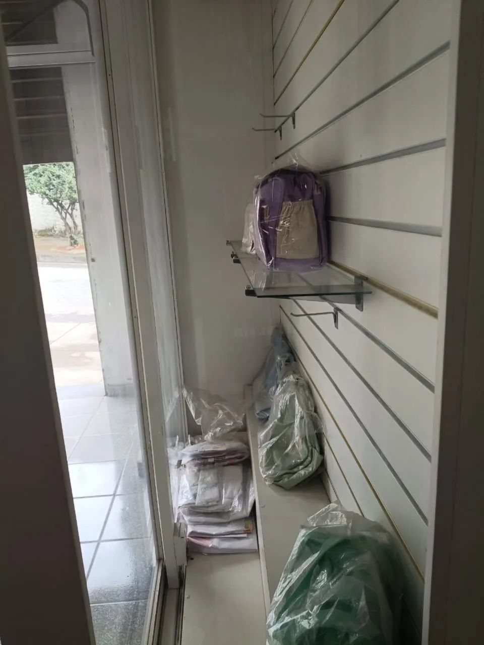 Vitrine de Vidro 1,60 x 2,20  - Foto 2