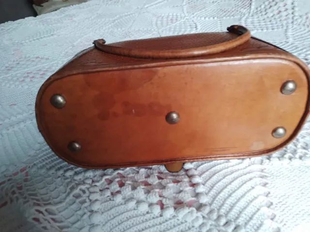 bolsa de mao em couro trabalhado - Foto 5