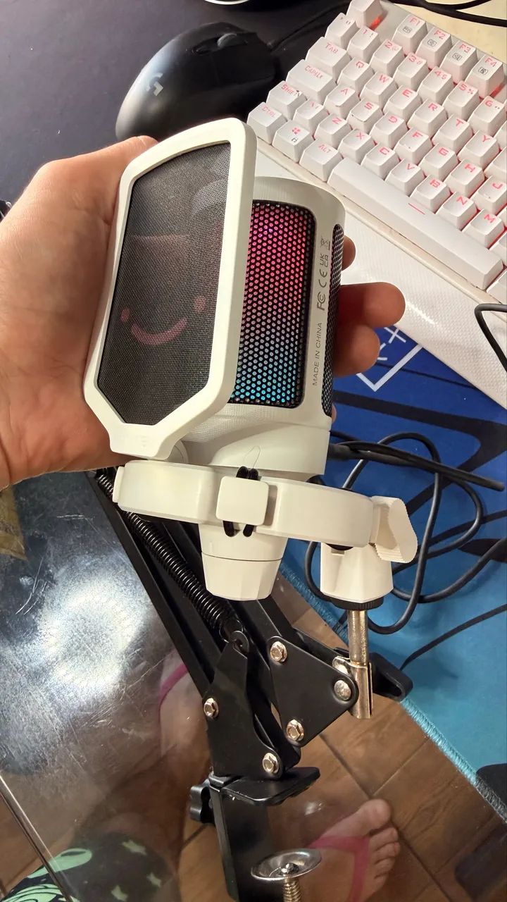 Microfone Fifi e com base móvel e articulável  - Foto 2