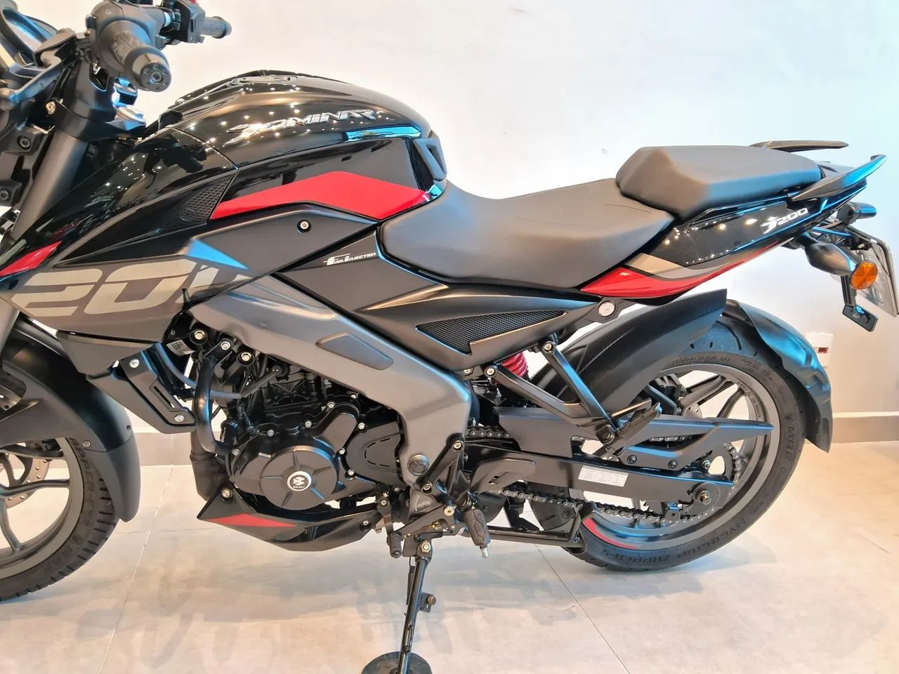 Bajaj DOMINAR 200 - Foto 2