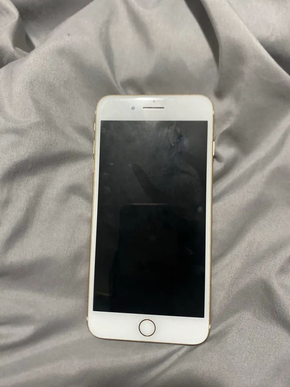 Celular quebrado para aproveitar as peças do iPhone 7 Plus - Foto 2