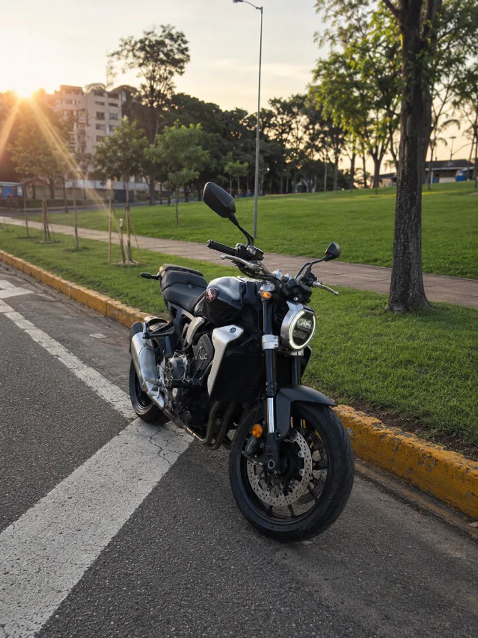 CB 1000R - Foto 3