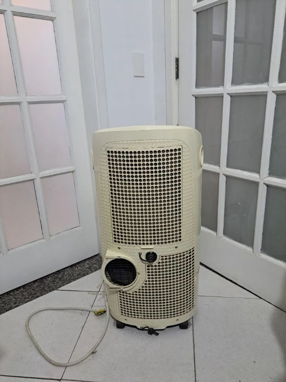 Ar condicionado portátil Midea - refrigera, ventila e desumidifica . - Foto 2