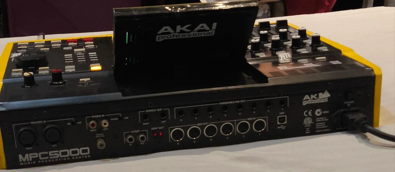 MPC AKAI 5000 IMPECÁVEL  - Foto 4