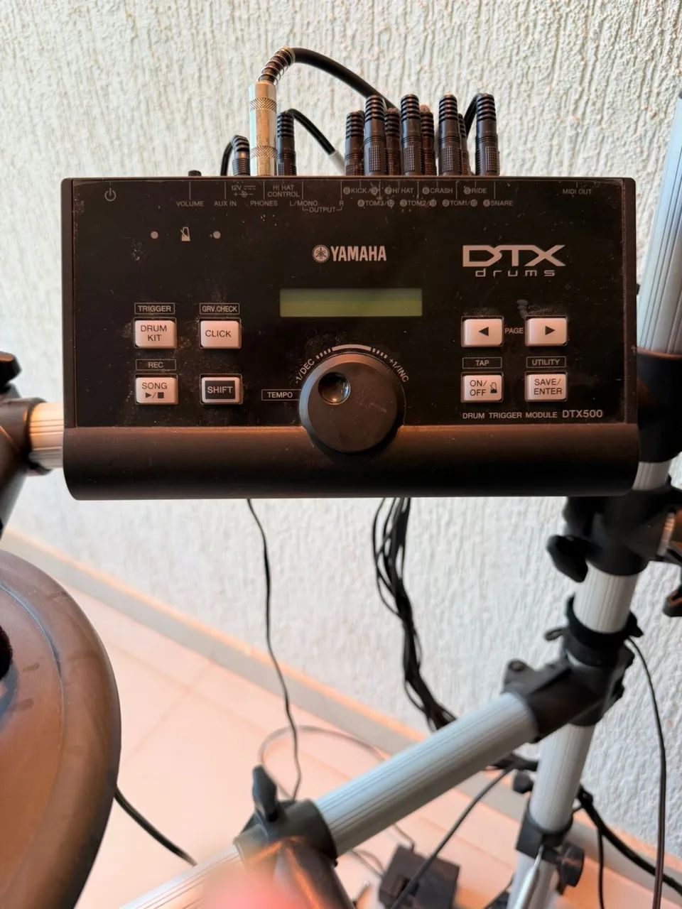 Yamaha DTX 500 + Som  - Foto 5