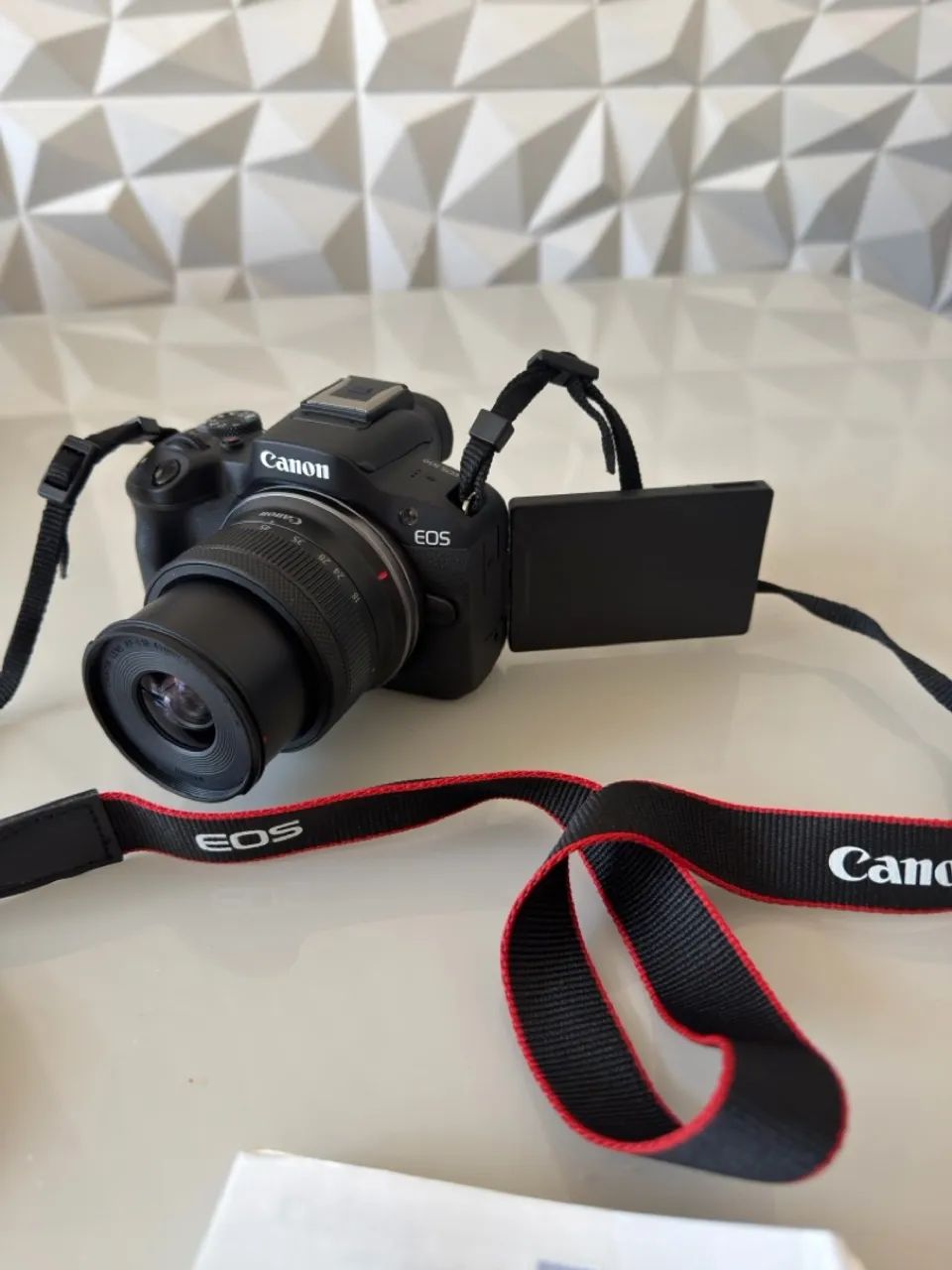 Câmera Cannon EOS R50 - Foto 4
