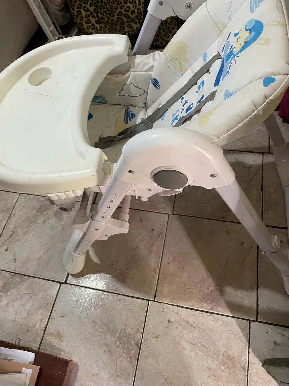 Cadeirinha de alimentação 